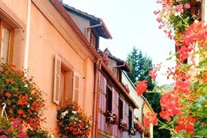 罗马尼亚少年获赠摩纳哥足球学校奖学金