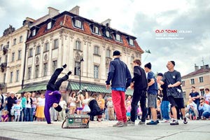 活塞客场稳胜骑士，保持连胜